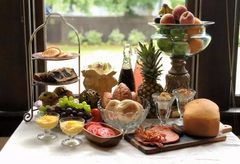 Heritage House Bed & Breakfast   Boutique Adults Only Inn