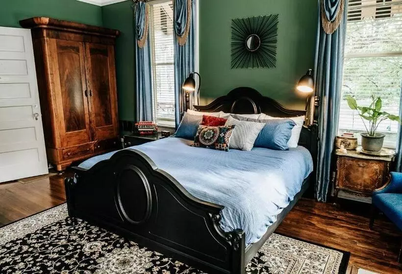 Heritage House Bed & Breakfast   Boutique Adults Only Inn