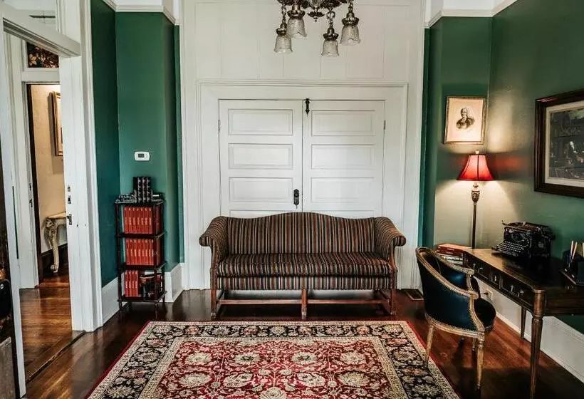 Heritage House Bed & Breakfast   Boutique Adults Only Inn