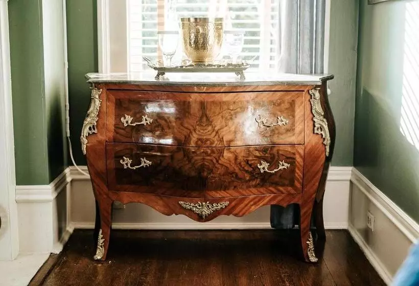 Heritage House Bed & Breakfast   Boutique Adults Only Inn
