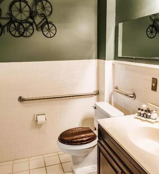 Heritage House Bed & Breakfast   Boutique Adults Only Inn