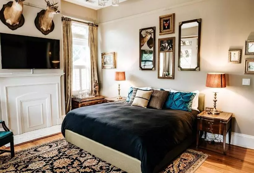 Heritage House Bed & Breakfast   Boutique Adults Only Inn