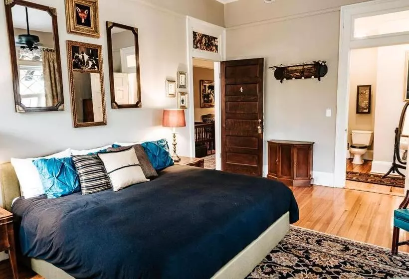 Heritage House Bed & Breakfast   Boutique Adults Only Inn