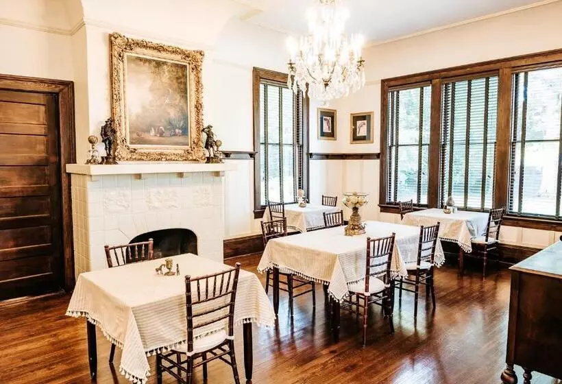 Heritage House Bed & Breakfast   Boutique Adults Only Inn