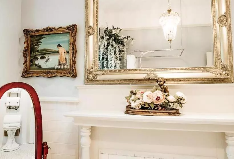 Heritage House Bed & Breakfast   Boutique Adults Only Inn