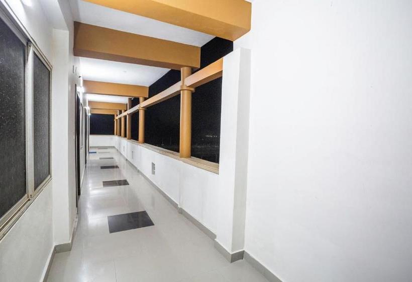 בית מלון כפרי Oyo Flagship 64038 Gloria Mandarmoni Beach Rd