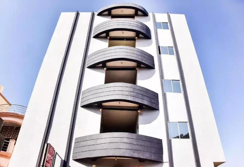 ホテル Spot On City Tower Inn