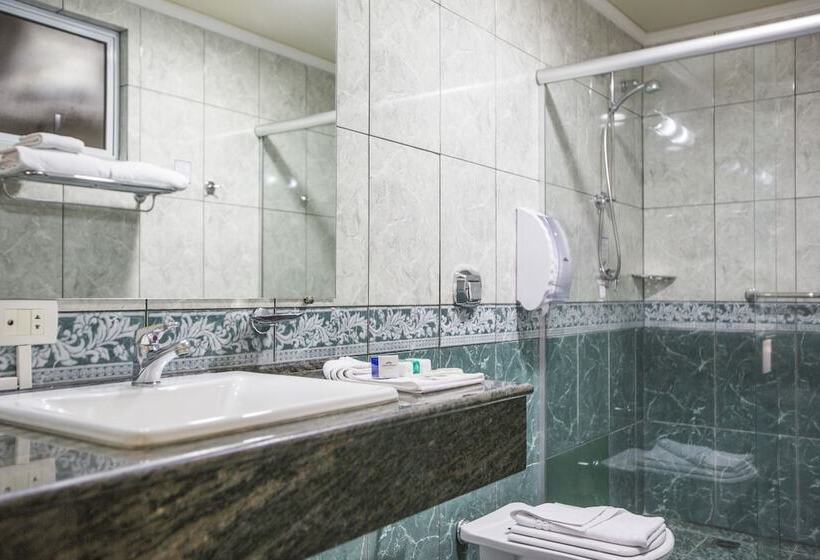 Hotel Astron Suítes São José Dos Pinhais By Nobile