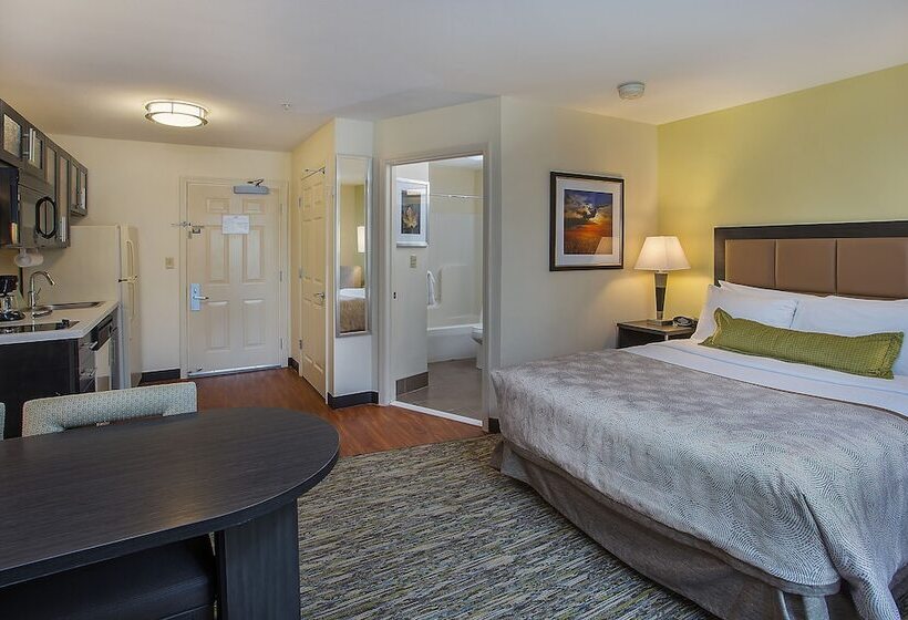 فندق Candlewood Suites Louisville Airport By Ihg