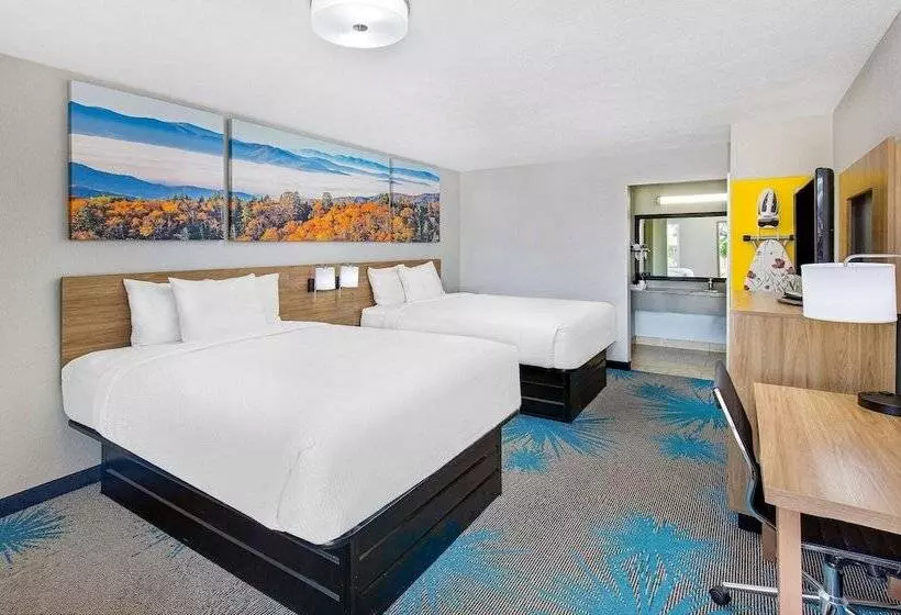 فندق Days Inn By Wyndham Savannah