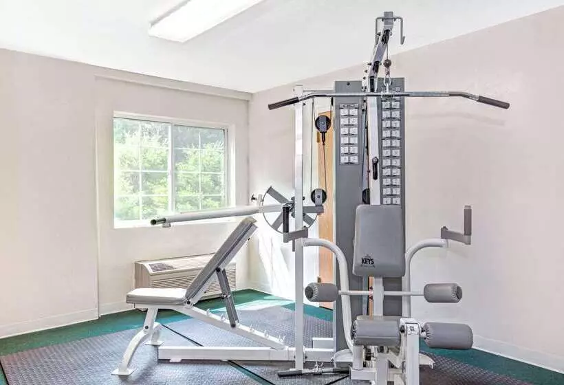 فندق Days Inn By Wyndham Sturbridge