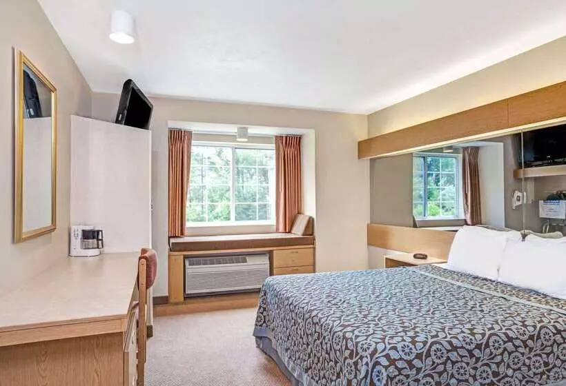 فندق Days Inn By Wyndham Sturbridge