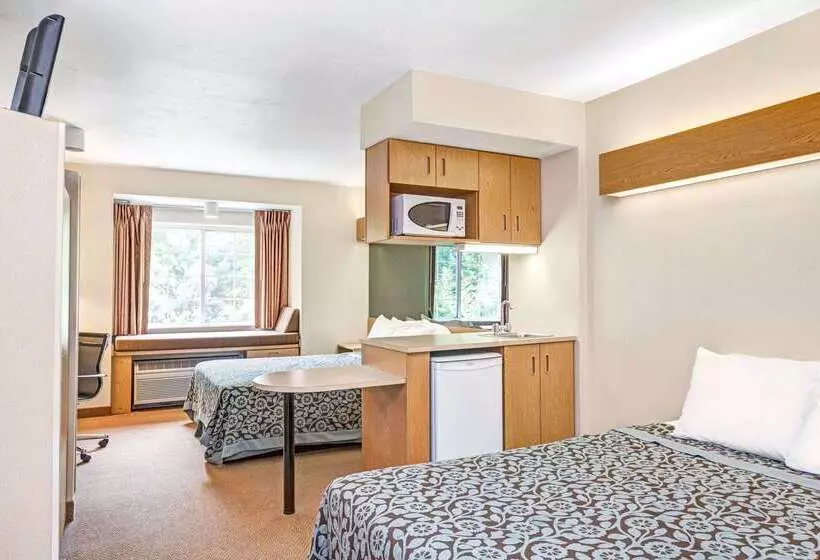 فندق Days Inn By Wyndham Sturbridge