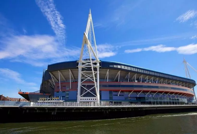 호텔 Holiday Inn Cardiff City, An Ihg