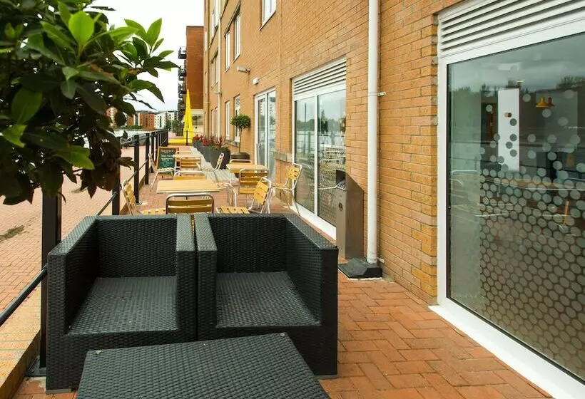 酒店 Holiday Inn Express Cardiff Bay, An Ihg