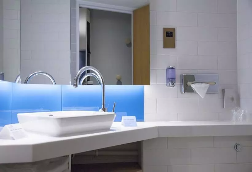 酒店 Holiday Inn Express Cardiff Bay, An Ihg