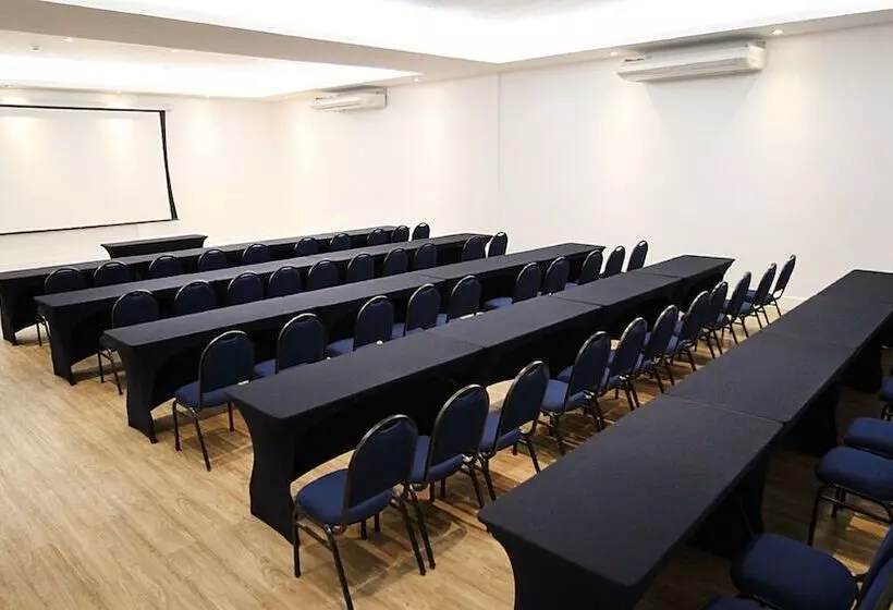 ホテル Holiday Inn Fortaleza, An Ihg