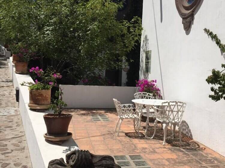 هتل La Puertecita Apart