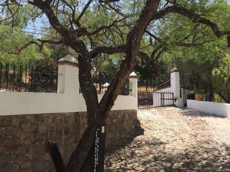 هتل La Puertecita Apart