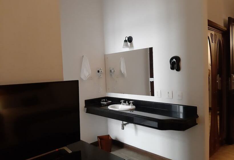 Hotel Johnscher By Sj San Juan Curitiba