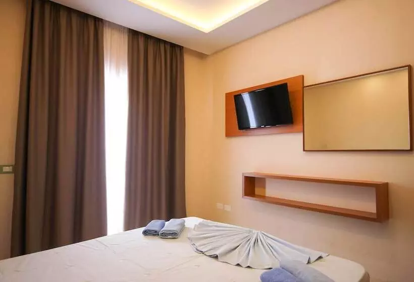 هتل Ambassador Resort
