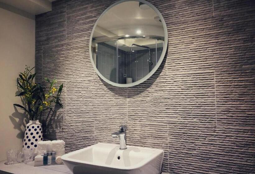 فندق Beach Hut Suites