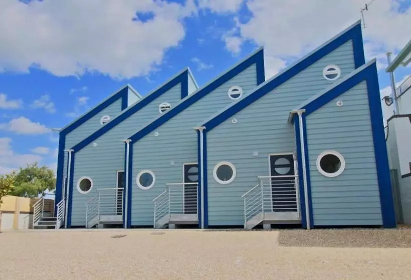 Hotelli Beach Hut Suites