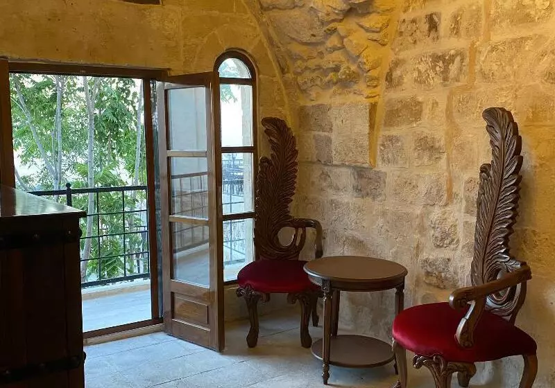 Fairouz Otel