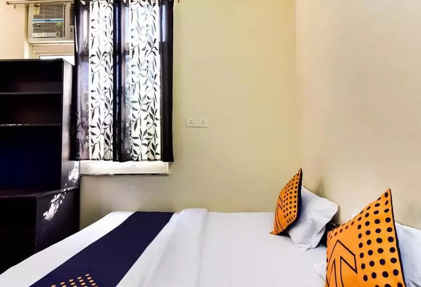 ホテル Spot On 67533 Dhanuka Residency Boys Hostel