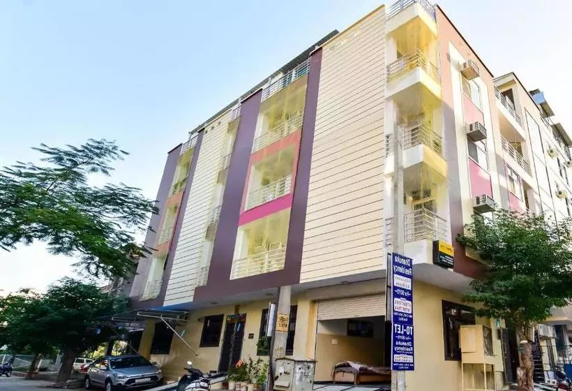 ホテル Spot On 67533 Dhanuka Residency Boys Hostel