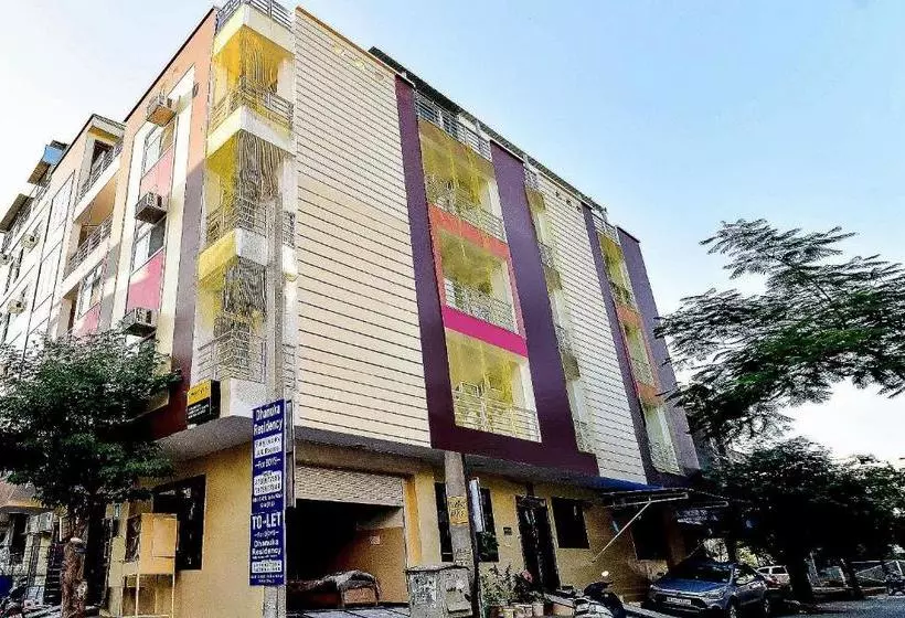 ホテル Spot On 67533 Dhanuka Residency Boys Hostel