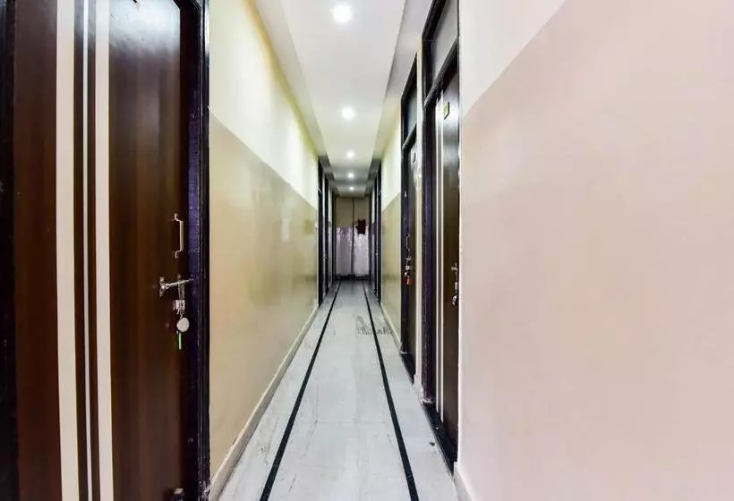 ホテル Spot On 67533 Dhanuka Residency Boys Hostel