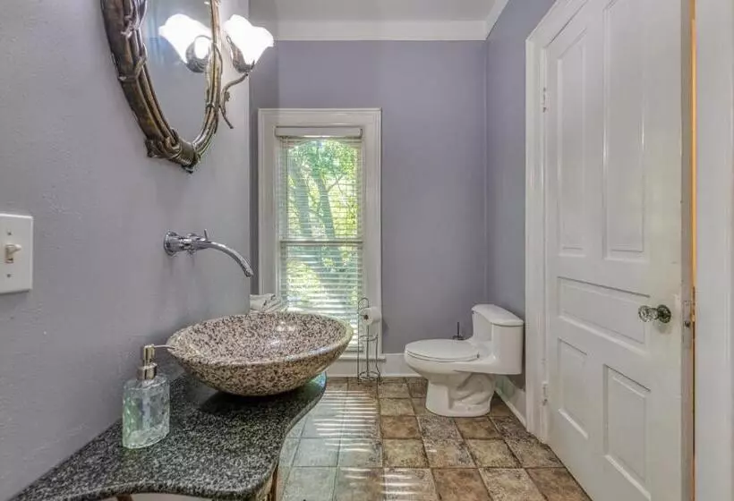 Aamiaismajoitus (B&B) Monroe Manor Inn