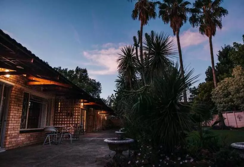 Bed and Breakfast Palms Lodge