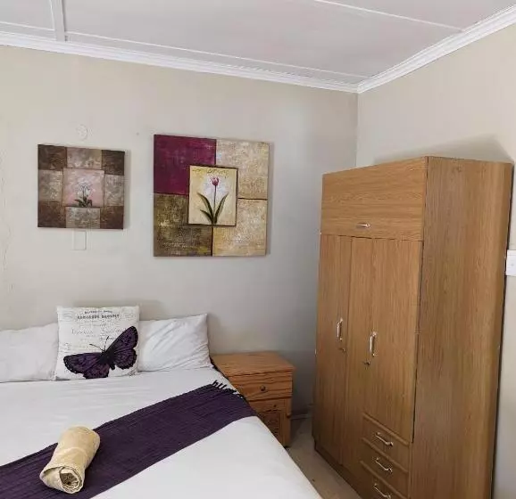 Bed and Breakfast Palms Lodge