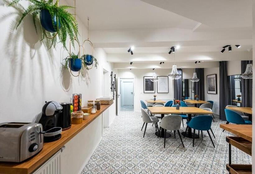 Bed and Breakfast Penzion Mácha