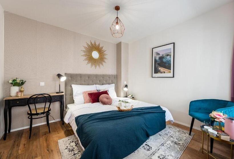 Bed and Breakfast Penzion Mácha