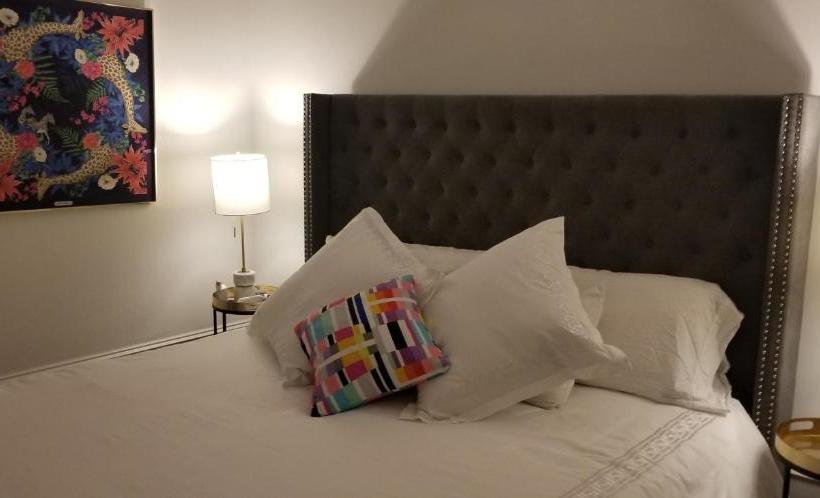 Bed & Breakfast The Jane Toronto