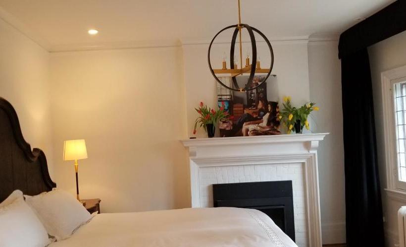 Bed & Breakfast The Jane Toronto