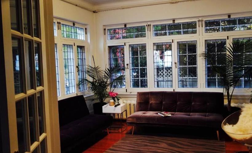 Bed & Breakfast The Jane Toronto