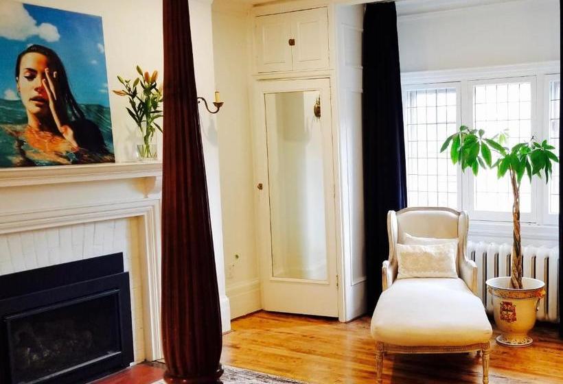 Bed & Breakfast The Jane Toronto