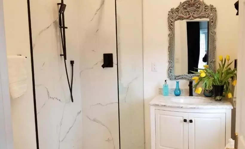 تختخواب و صبحانه The Jane Toronto