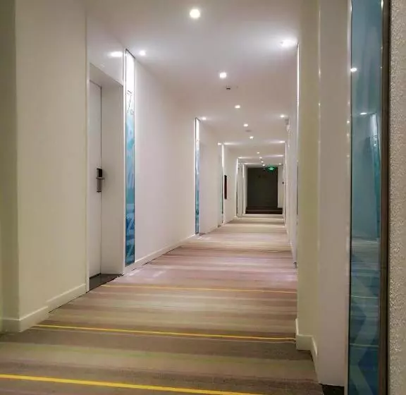 ホテル 7days Inn Ulanqab Jining Train Station Branch