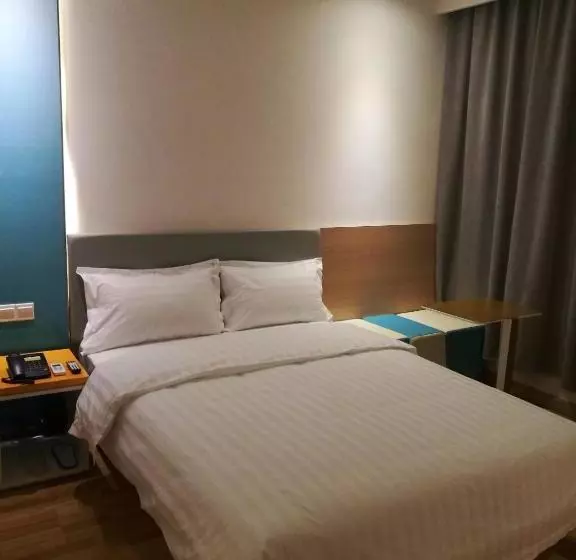 ホテル 7days Inn Ulanqab Jining Train Station Branch