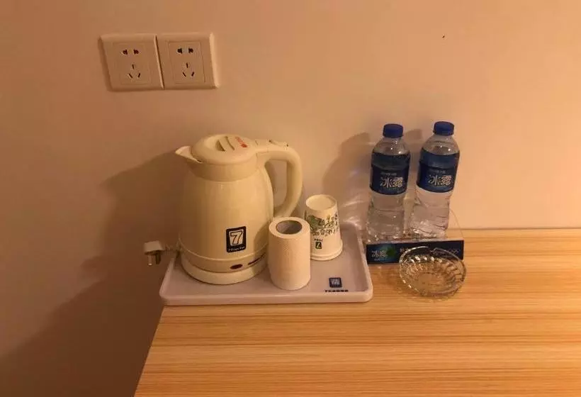 Hotelli 7days Inn Zhuhai Gaolan Port Pingsha Branch