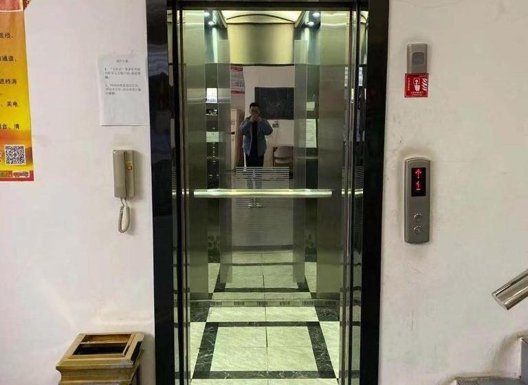 Hotel 7days Premium Yichang Gezhouba Branch