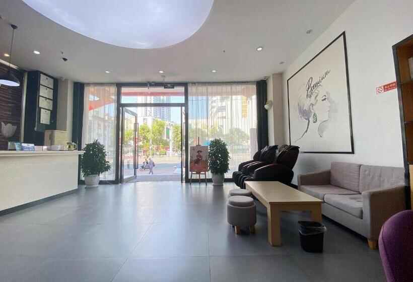 Hotel 7days Premium Yichang Gezhouba Branch