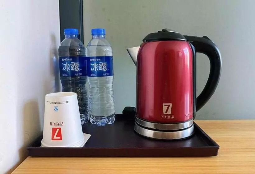 Hotelli 7days Premium Yichang Gezhouba Branch