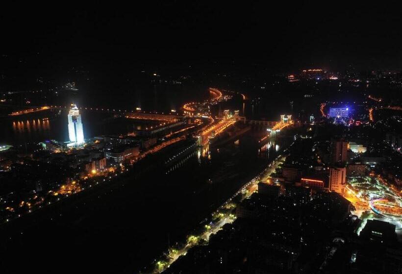 Hotel 7days Premium Yichang Gezhouba Branch