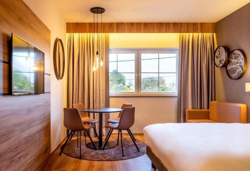 هتل Mercure Han Sur Lesse